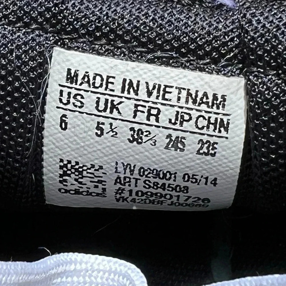 Men’s Adidas Sneakers - Picture 5 of 8